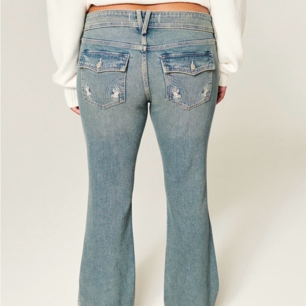 Hollister embroidered with butterfly 🦋 pockets bootcut jeans nwt